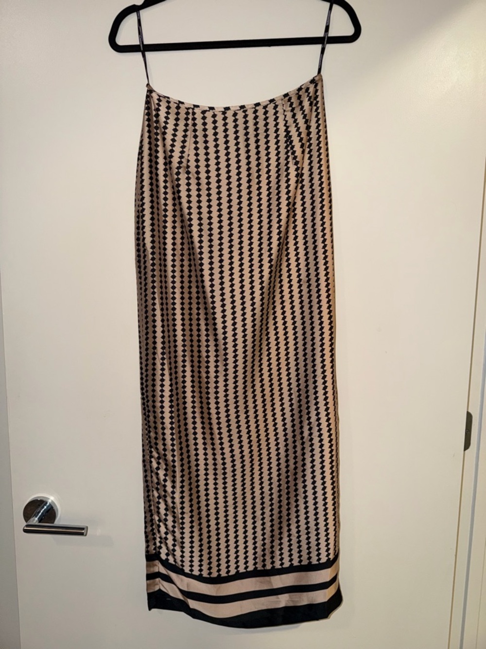 Hansen & Gratel Beige and Black Geometric Maxi Slip Skirt